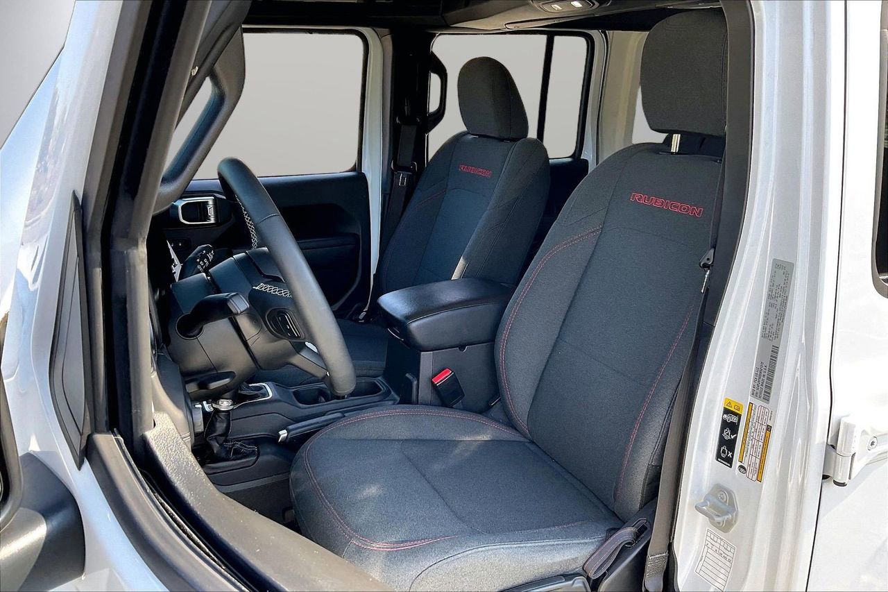 Certified 2025 Jeep Wrangler Unlimited Rubicon w/ Convenience Group image 21