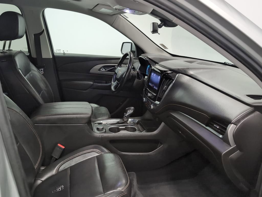 Used 2021 Chevrolet Traverse LT w/ LT Premium Package image 36
