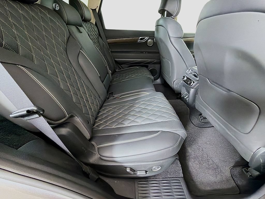 Used 2023 Genesis GV80 3.5T AWD/4WD image 32
