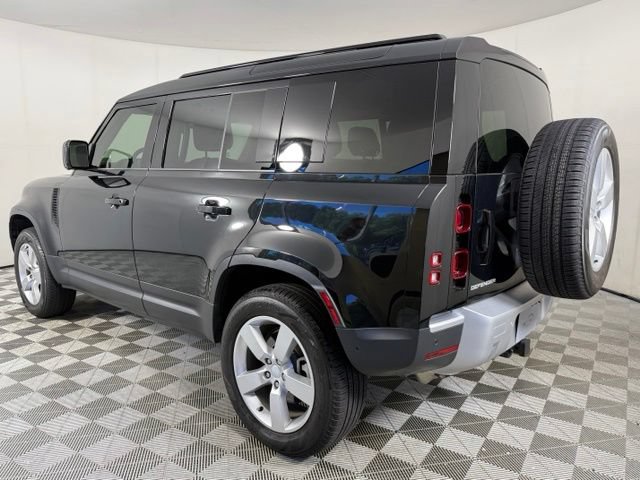 Certified 2025 Land Rover Defender 110 S AWD/4WD image 4