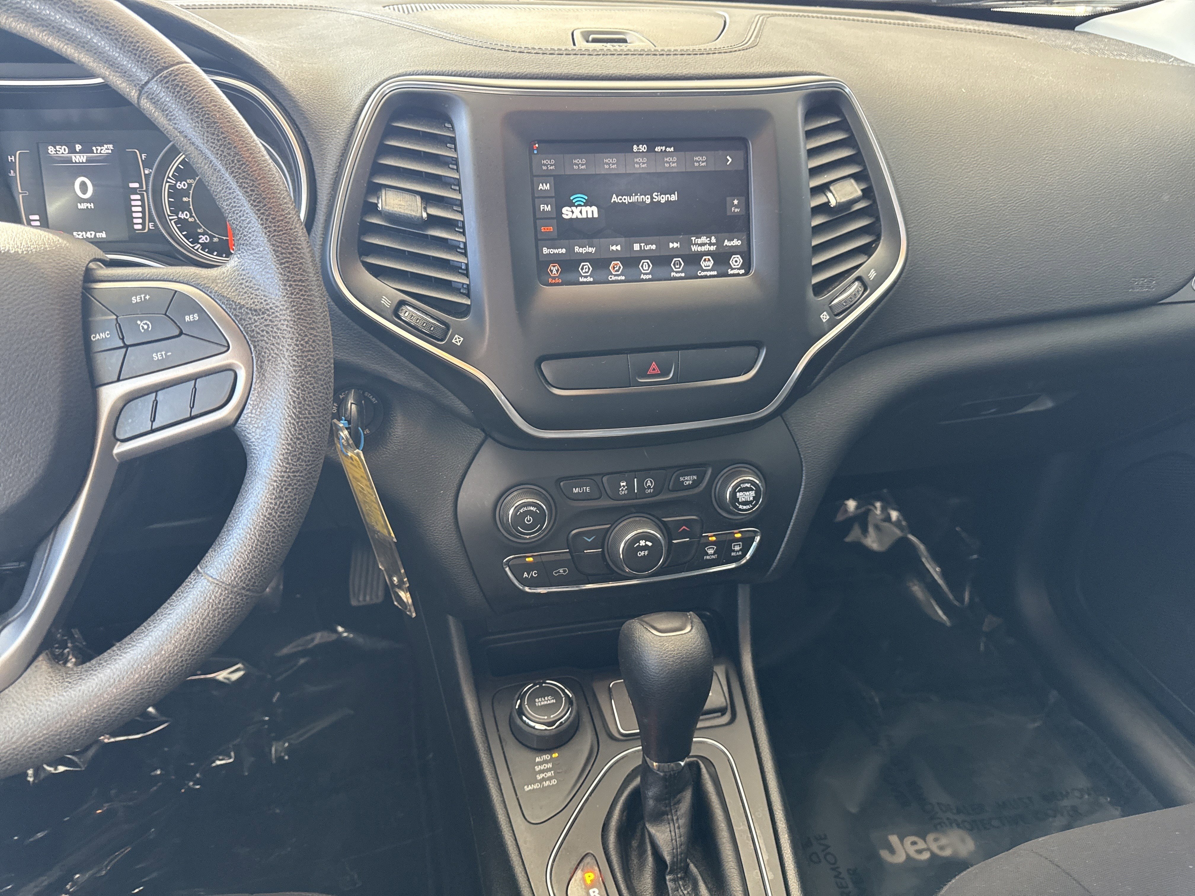 Used 2019 Jeep Cherokee Latitude w/ Popular Appearance Group image 28