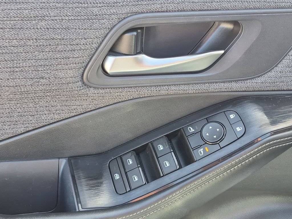 Used 2023 Nissan Rogue SV AWD/4WD image 23