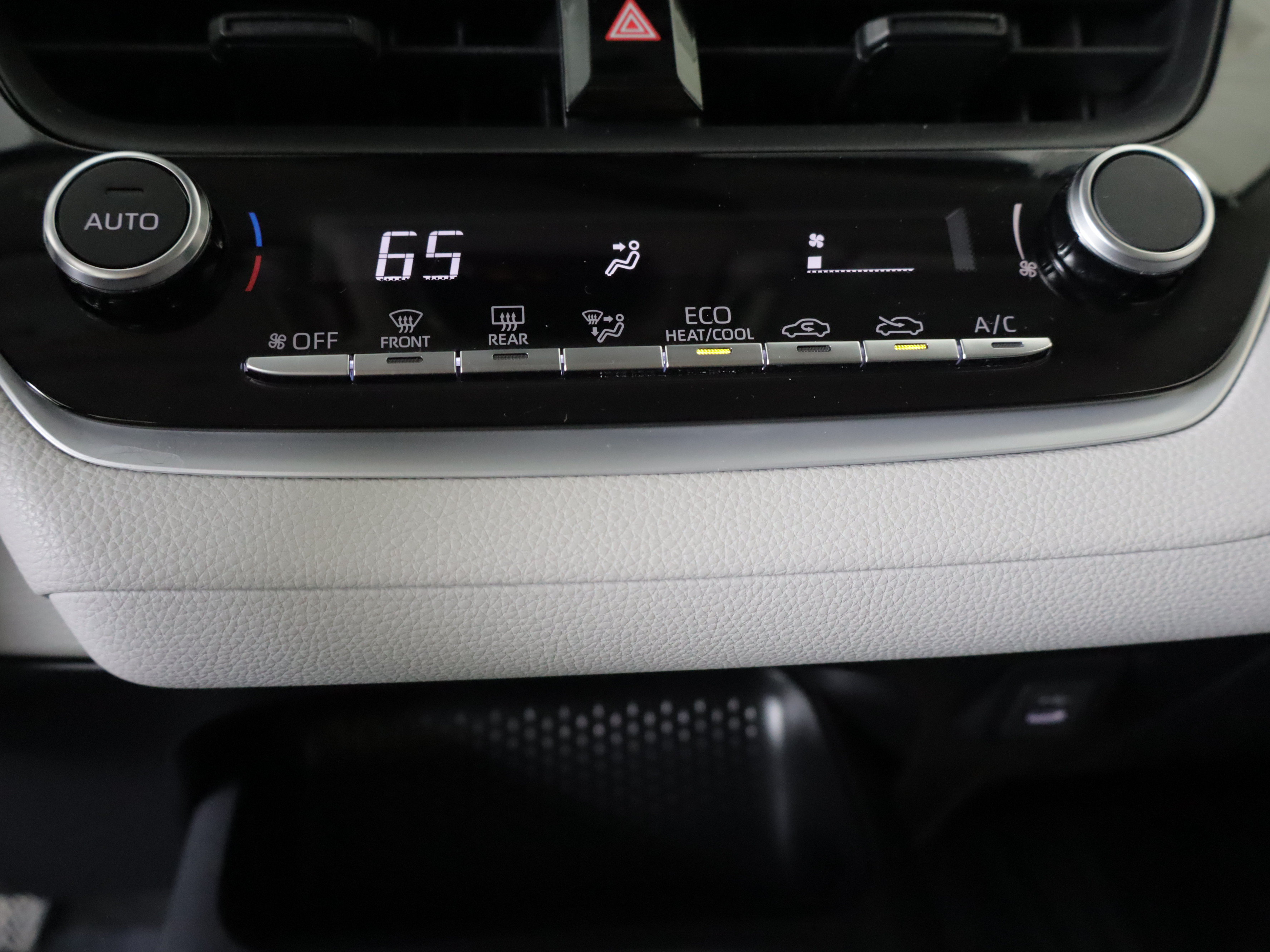 Used 2024 Toyota Corolla LE AWD/4WD image 14