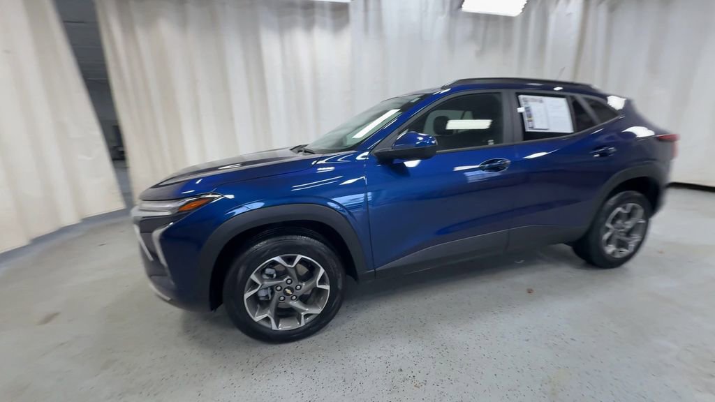 Certified 2024 Chevrolet Trax LT w/ Driver Confidence Package image 6