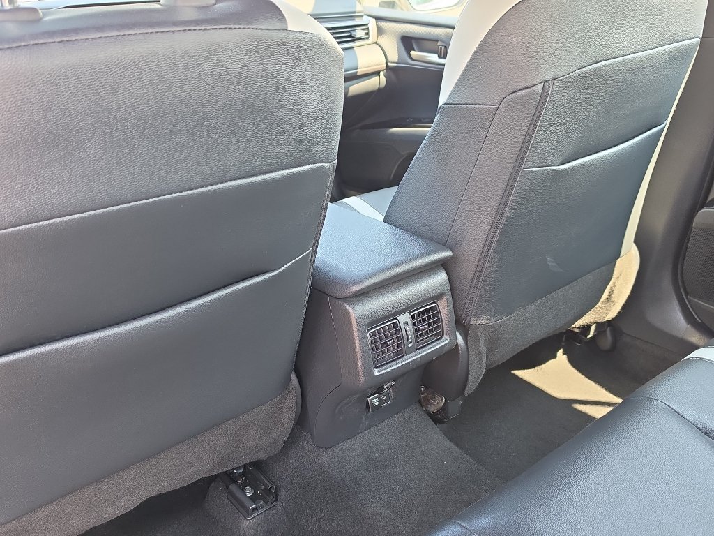 Used 2025 Toyota Camry SE FWD image 17