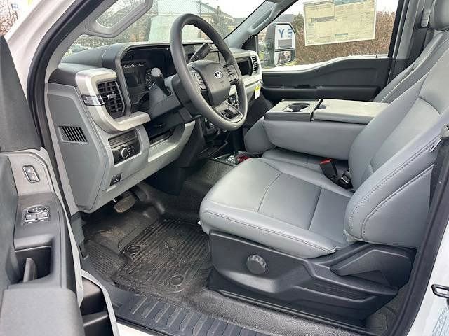 New 2025 Ford F550 4x4 Regular Cab Super Duty image 9