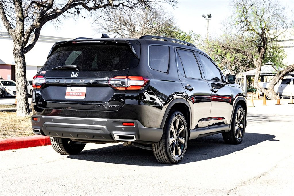 Used 2025 Honda Pilot Black Edition image 5