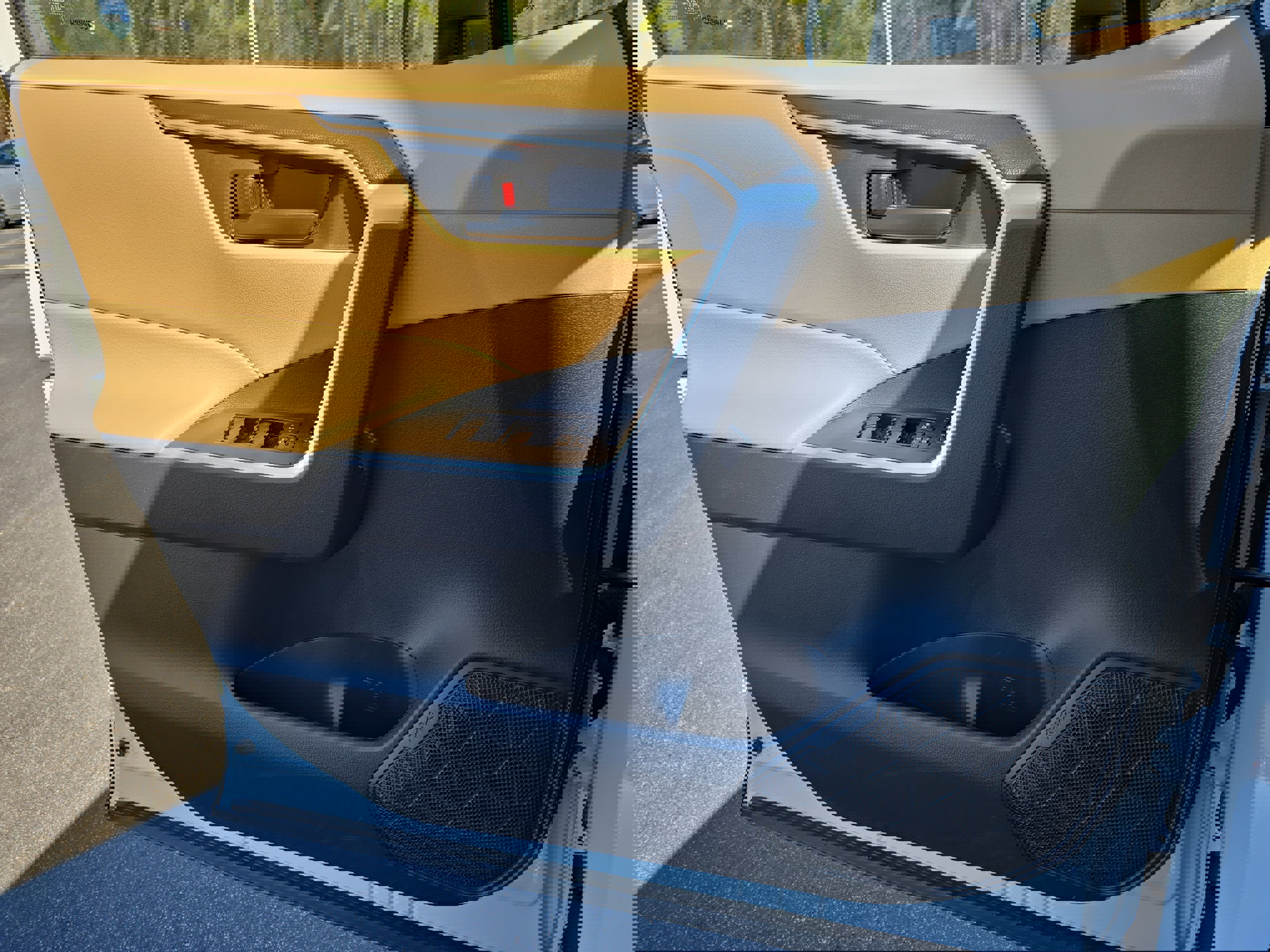 Used 2023 Toyota RAV4 LE image 27