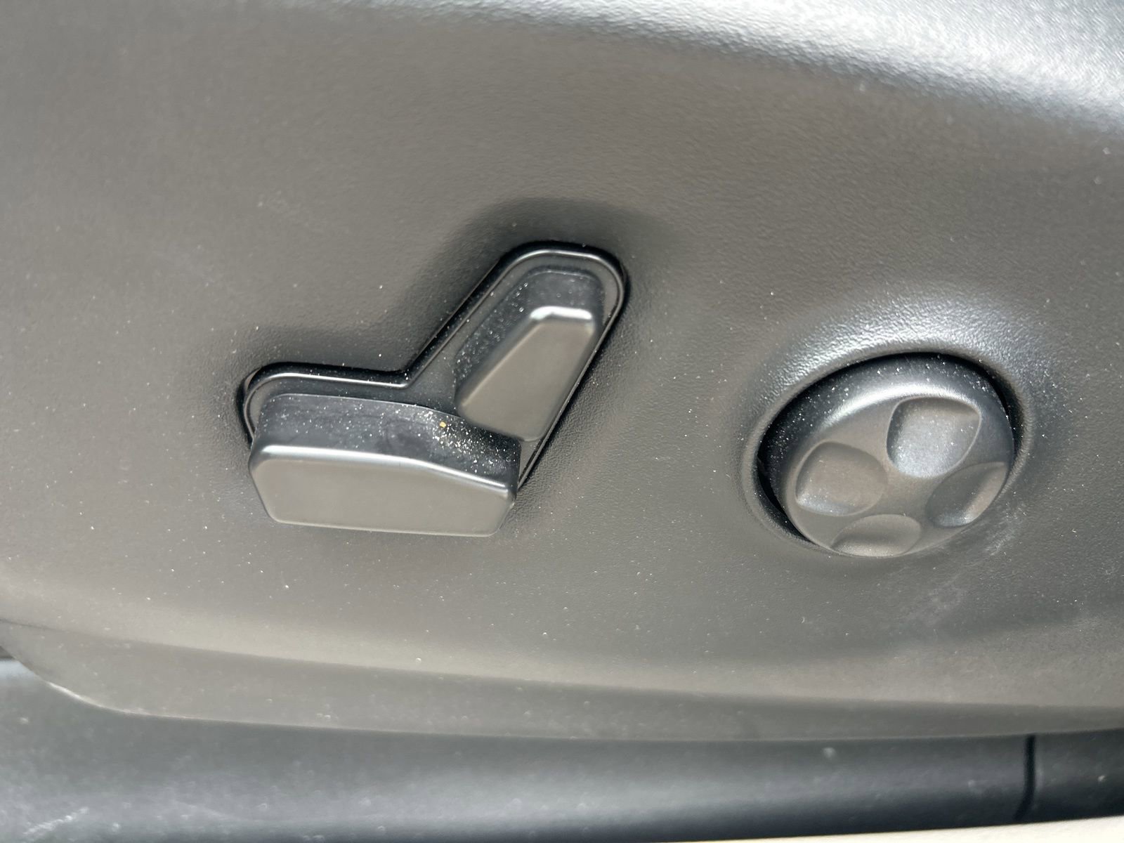 Certified 2023 Chrysler Pacifica Touring-L AWD/4WD image 28