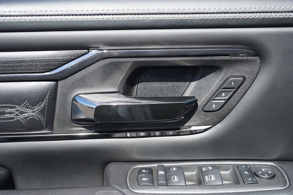 Used 2022 RAM 1500 Limited w/ Off-Road Group AWD/4WD image 14