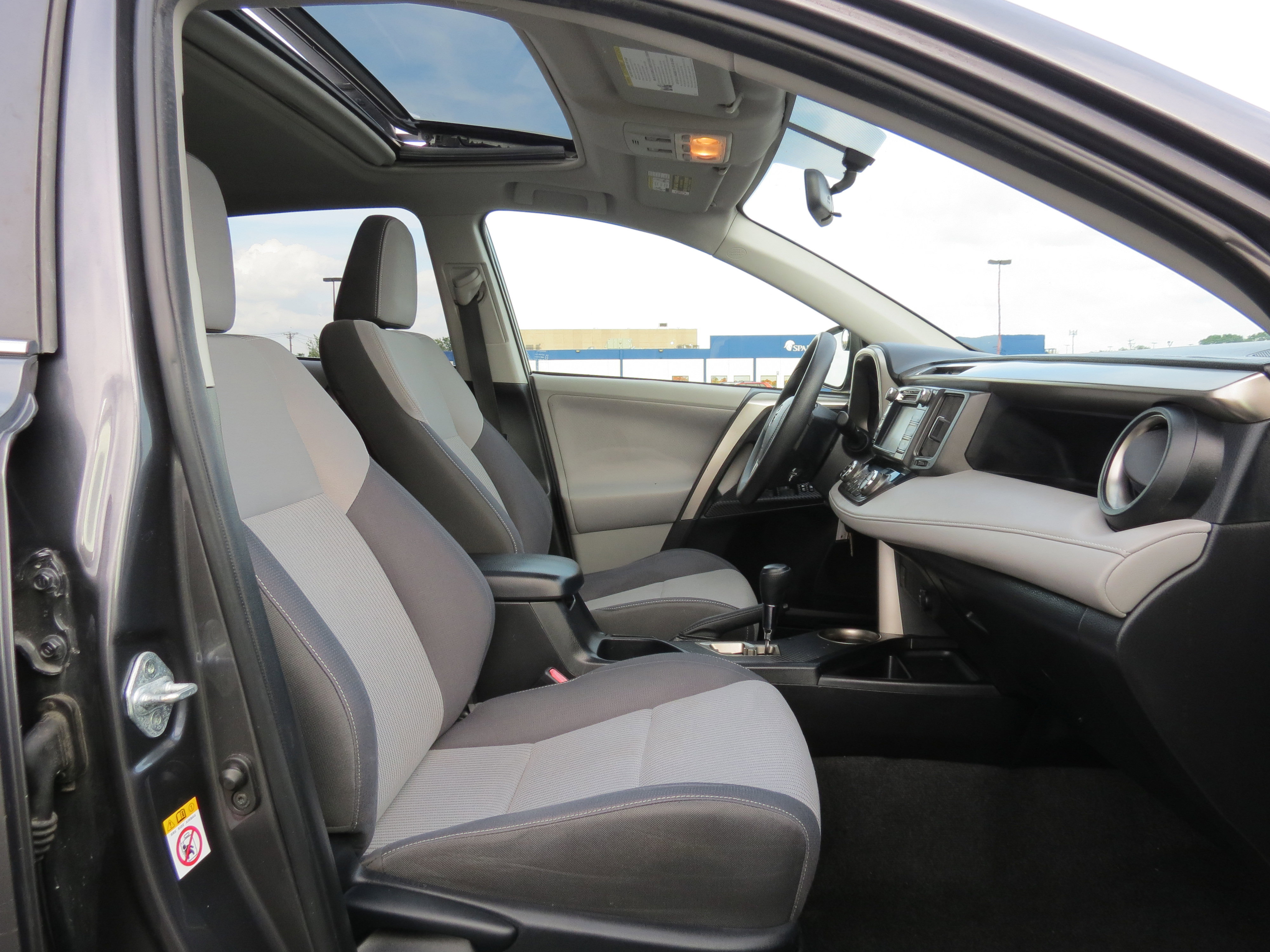 Used 2013 Toyota RAV4 XLE FWD image 36