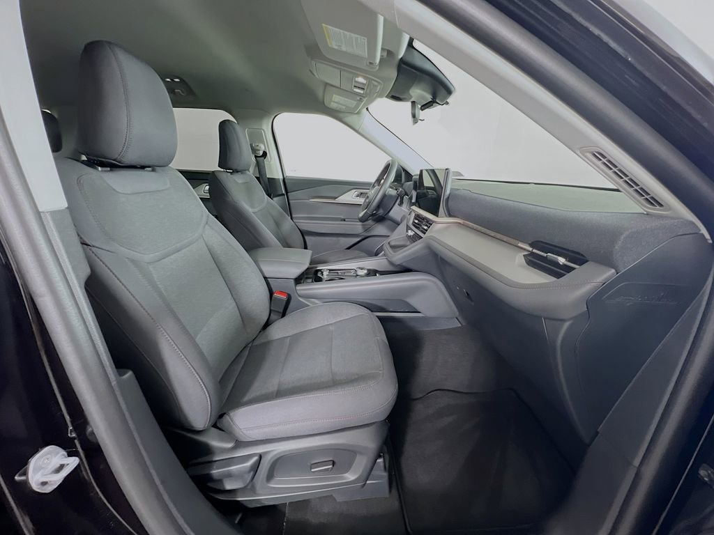 Used 2025 Ford Explorer Active image 33