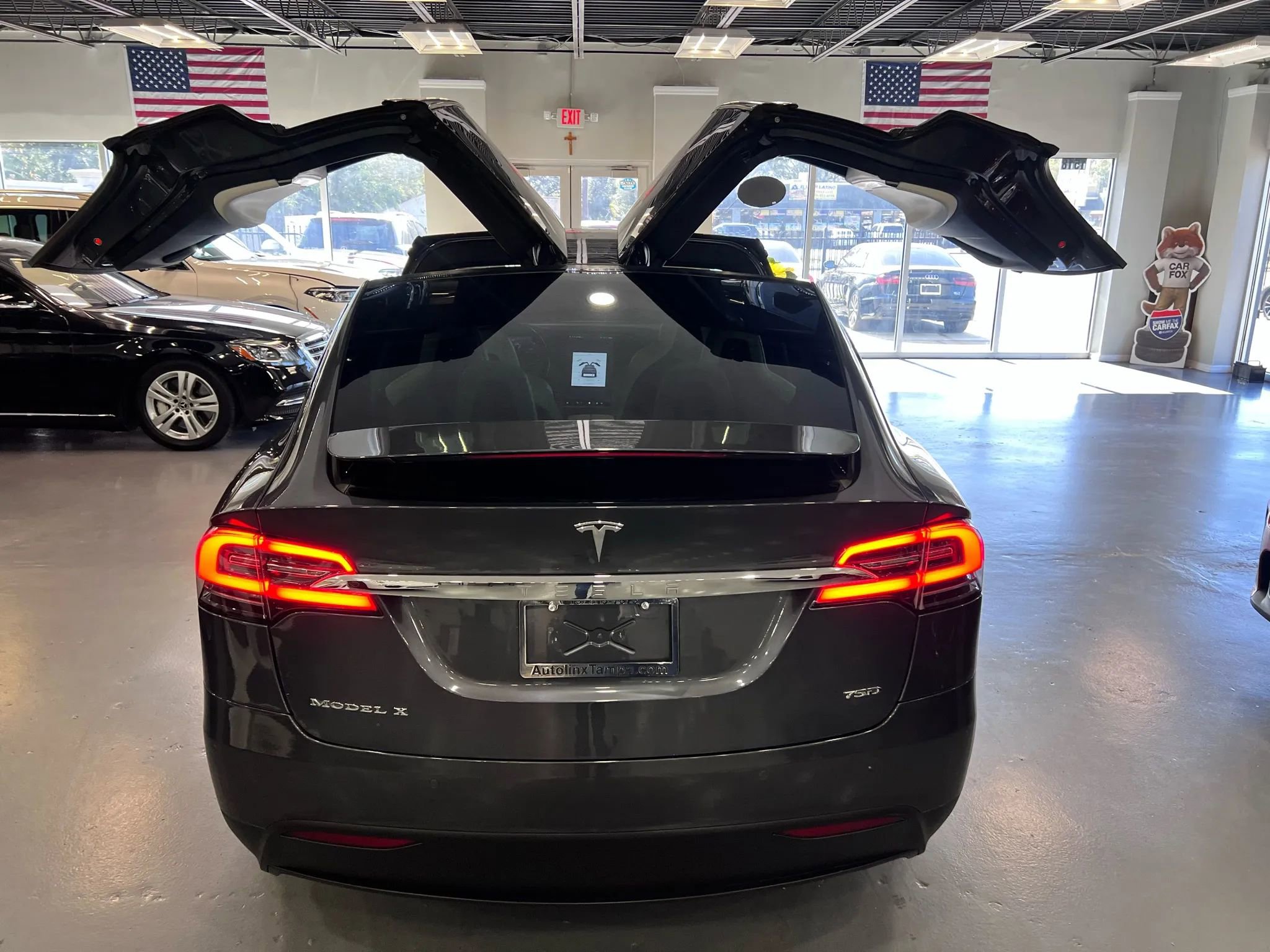 Used 2017 Tesla Model X 75D image 9