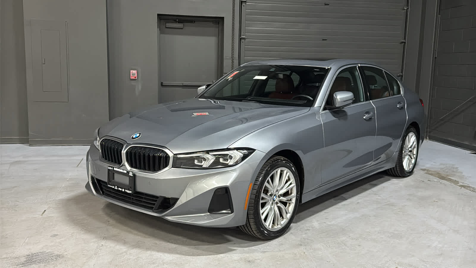 Used 2024 BMW 330i xDrive Sedan w/ Convenience Package AWD/4WD image 3