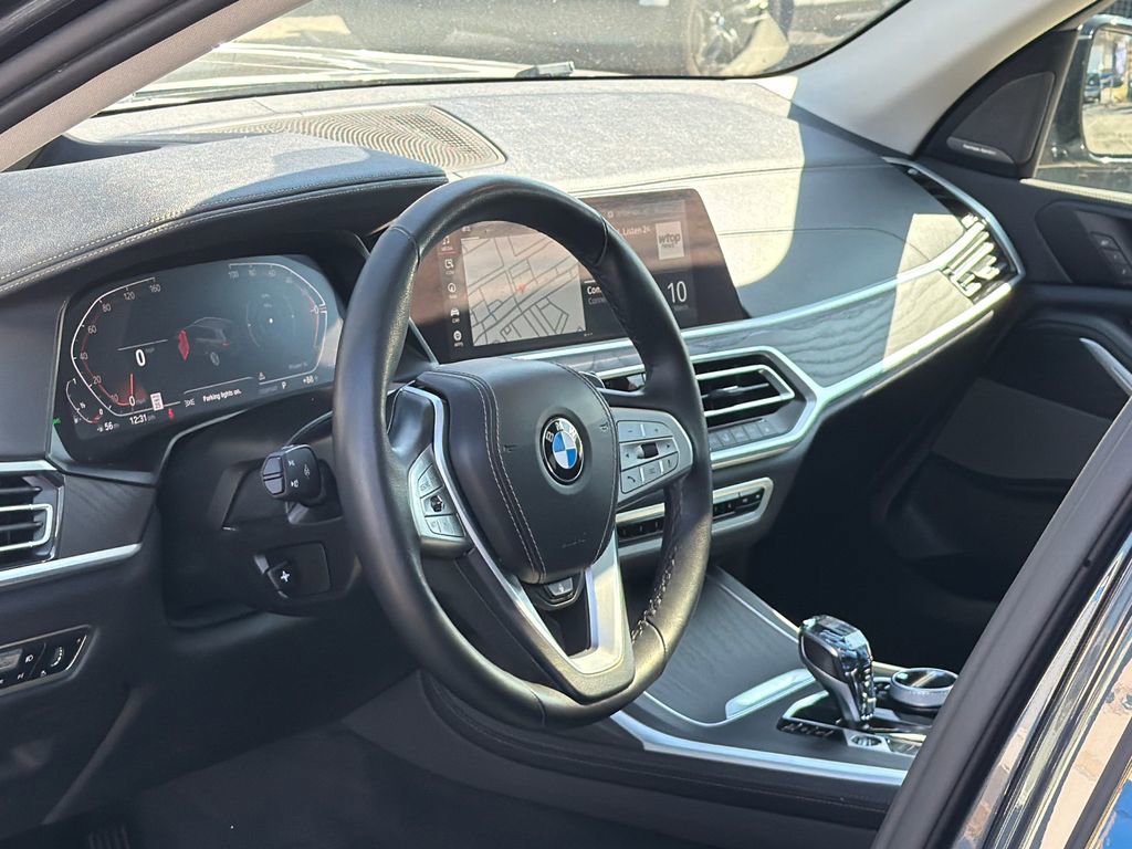 Used 2022 BMW X7 xDrive40i w/ Premium Package image 17