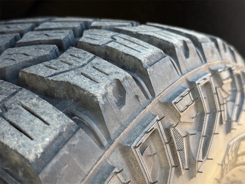 Used 2025 GMC Sierra 1500 AT4X image 22