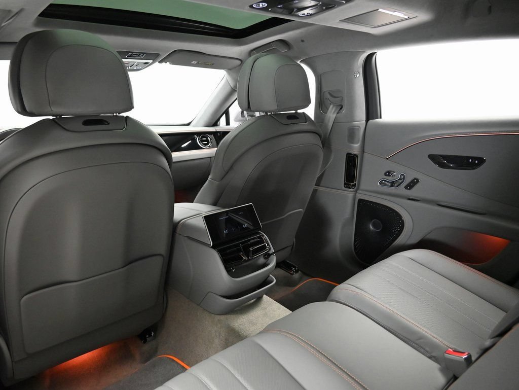 Used 2025 Bentley Flying Spur Plug-In Hybrid AWD/4WD image 9