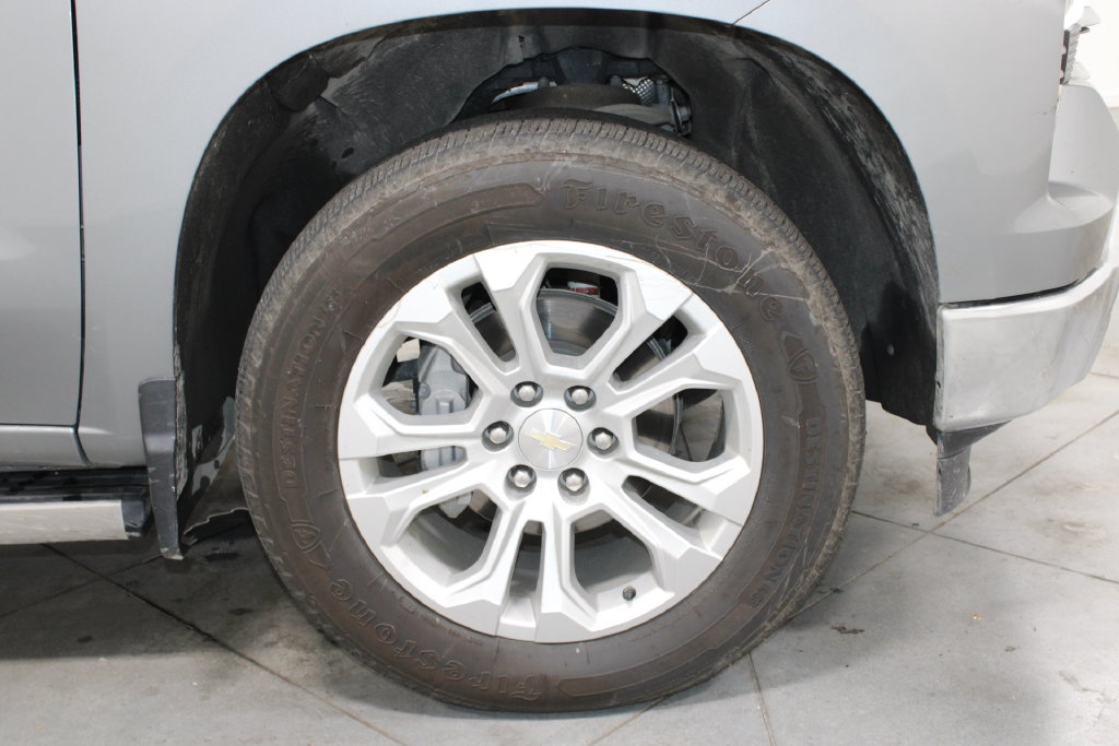 Used 2023 Chevrolet Silverado 1500 LTZ AWD/4WD image 13
