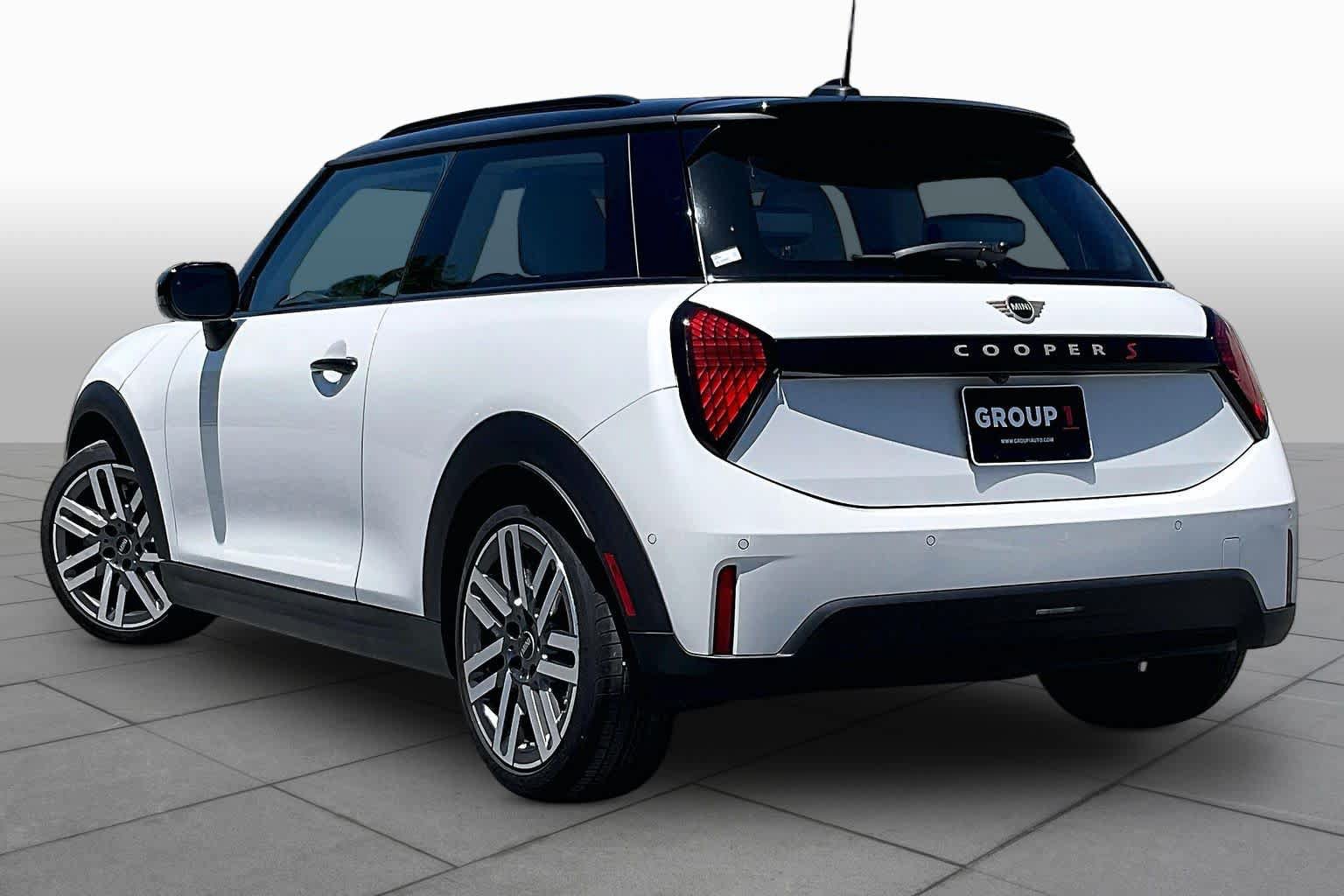 Used 2025 MINI Cooper S FWD image 10
