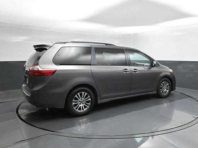Used 2018 Toyota Sienna XLE FWD image 15