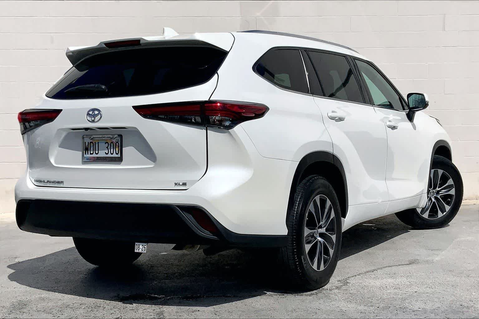 Used 2021 Toyota Highlander XLE FWD image 22