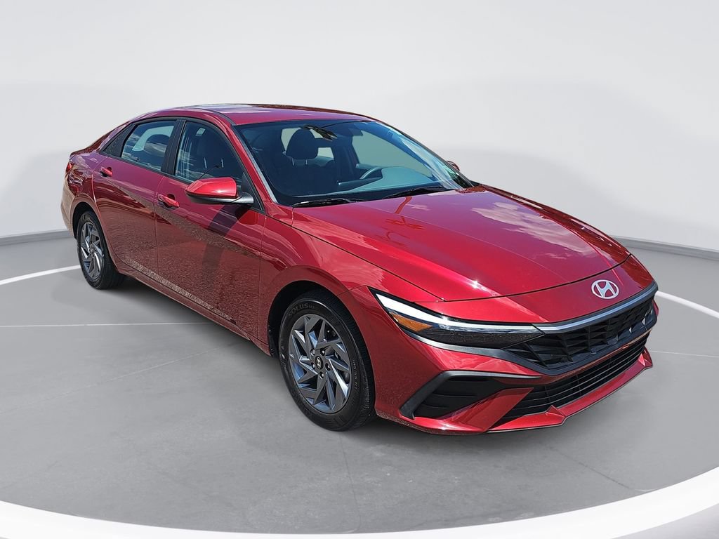 Certified 2024 Hyundai Elantra Blue FWD image 3