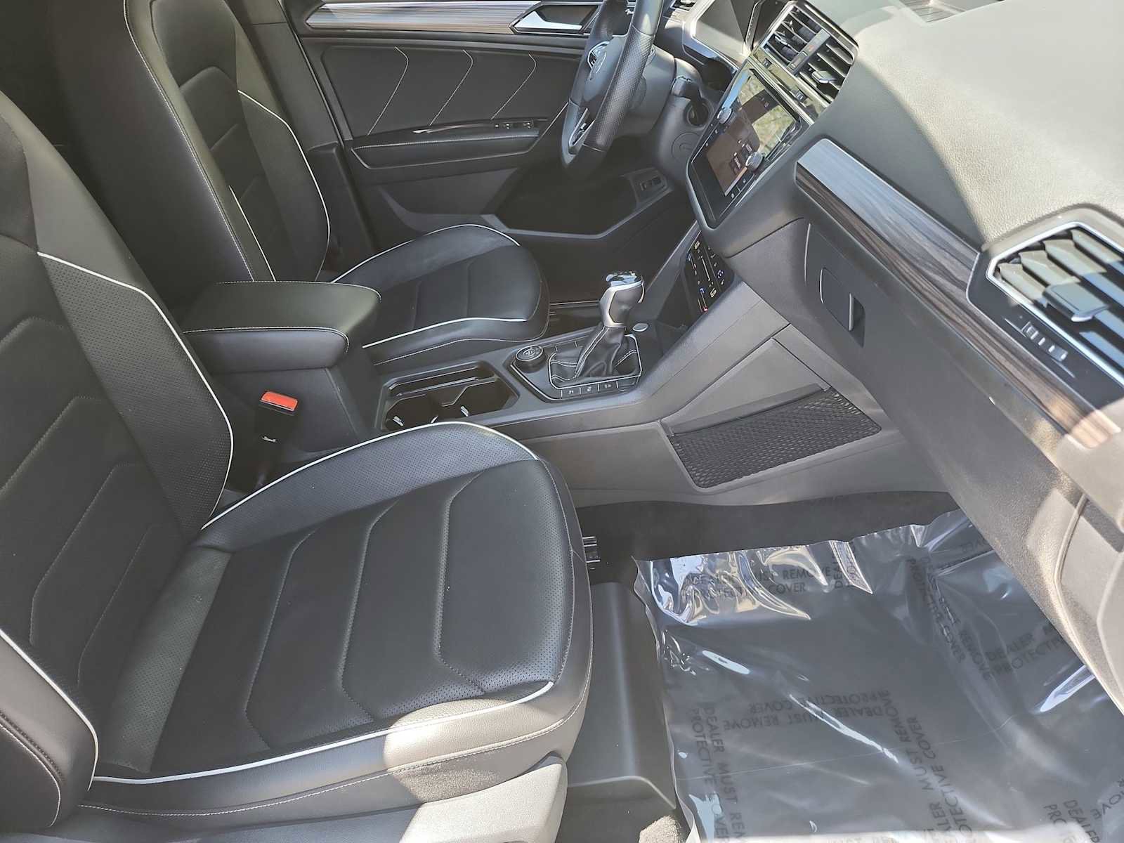 Used 2022 Volkswagen Tiguan SEL R-Line AWD/4WD image 18