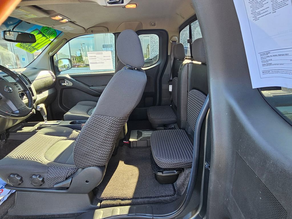 Used 2005 Nissan Frontier LE w/ (T01) Traction Pkg AWD/4WD image 13
