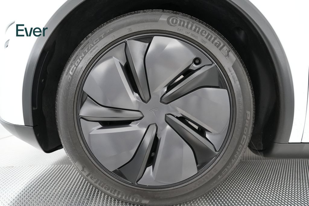 Used 2026 Tesla Model Y AWD image 17