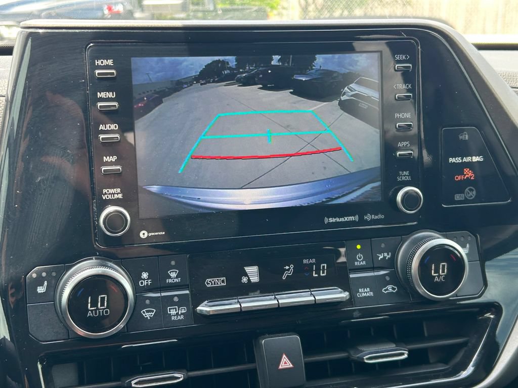 Used 2021 Toyota Highlander XLE FWD image 35