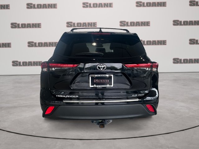 Used 2023 Toyota Highlander XLE AWD/4WD image 4