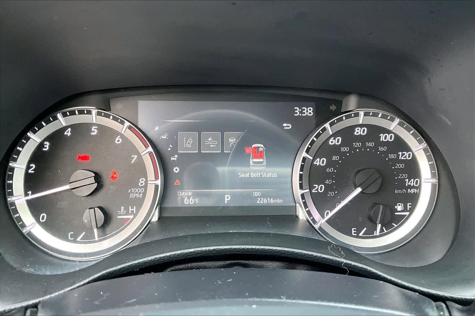 Used 2023 Toyota Highlander XLE image 25