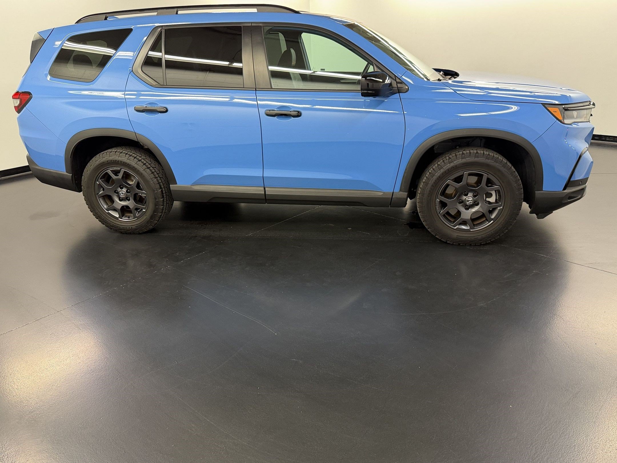 Certified 2024 Honda Pilot TrailSport image 8