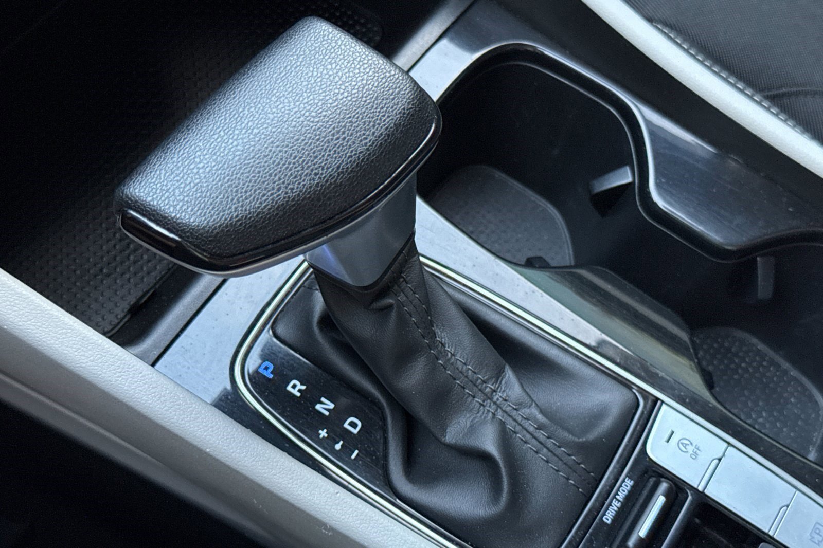 Used 2022 Hyundai Tucson SE image 25