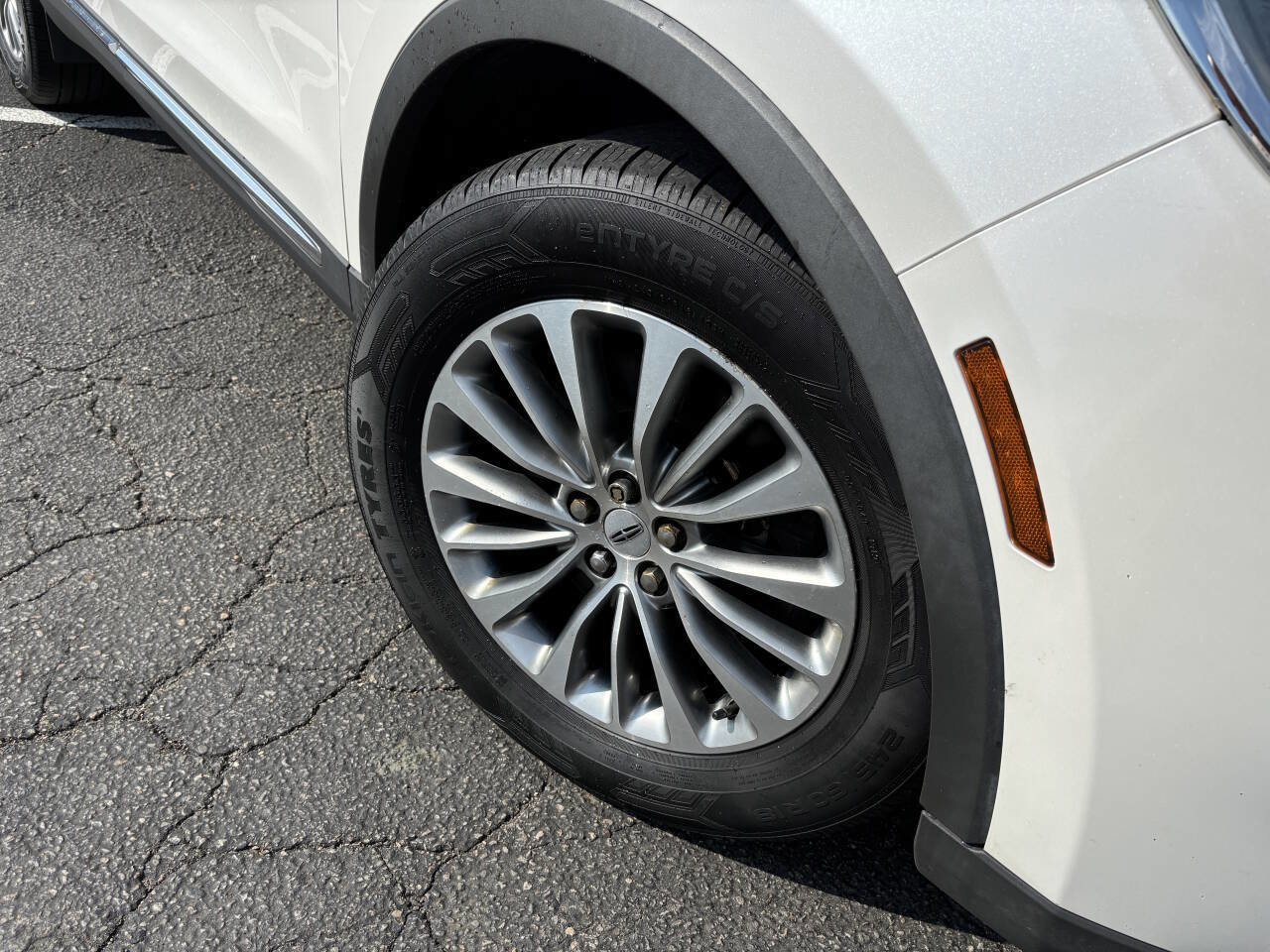 Used 2016 Lincoln MKX Select w/ Select Plus Package image 8