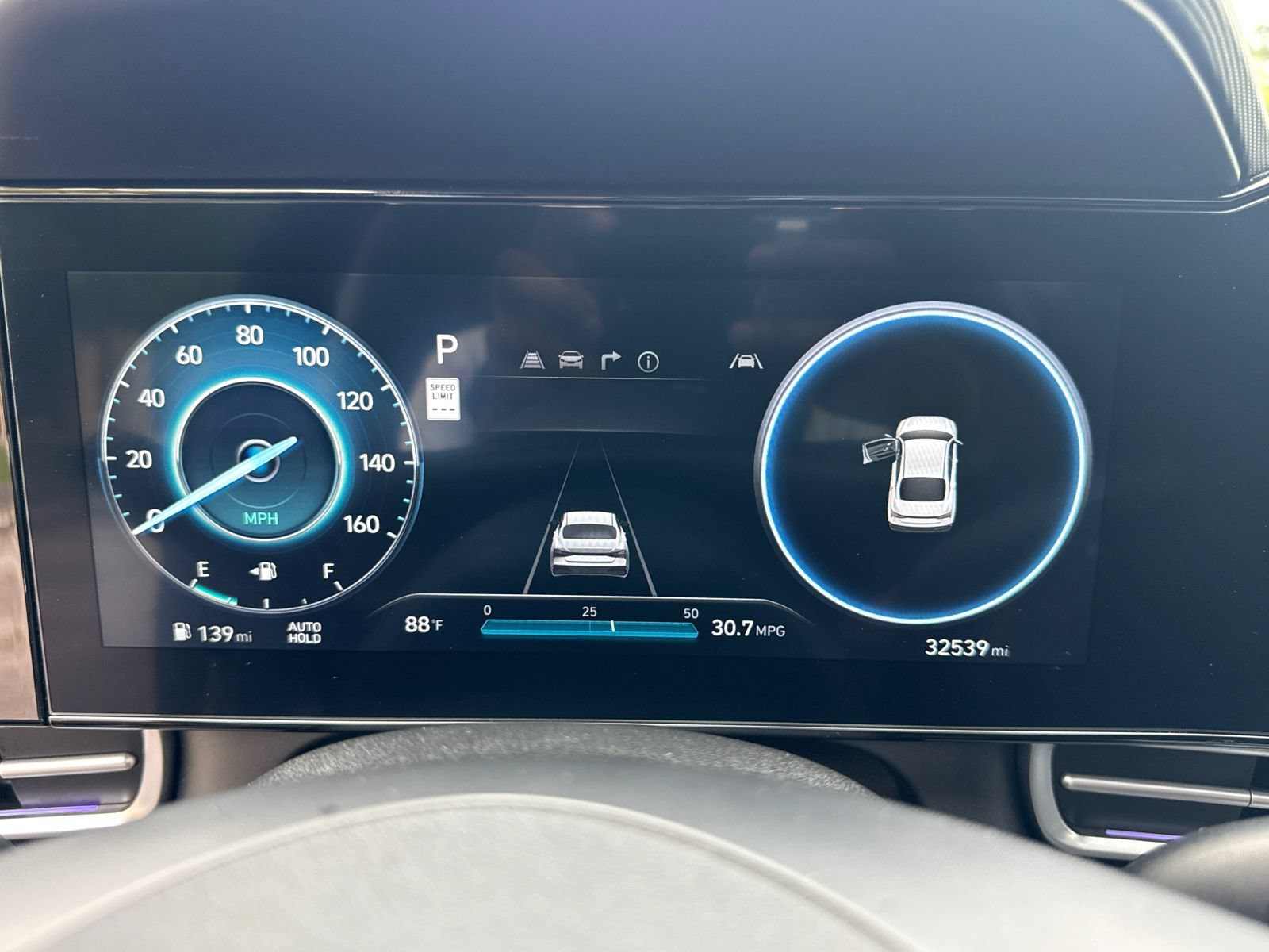 Certified 2025 Hyundai Elantra Limited FWD image 25