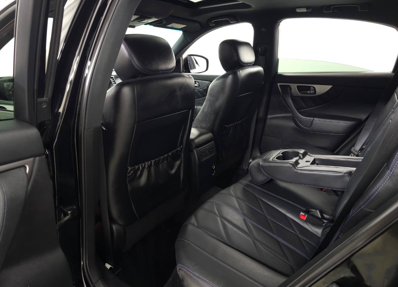 Used 2017 INFINITI QX70 AWD w/ Premium Package image 32