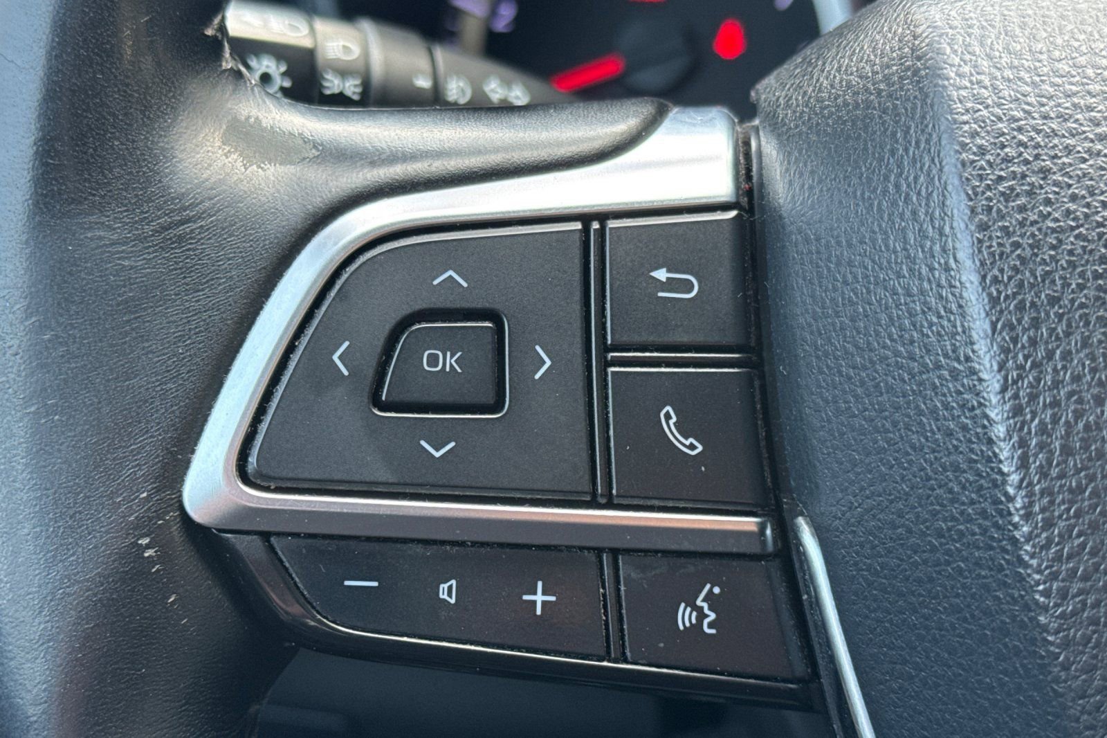 Certified 2020 Toyota Highlander LE image 31