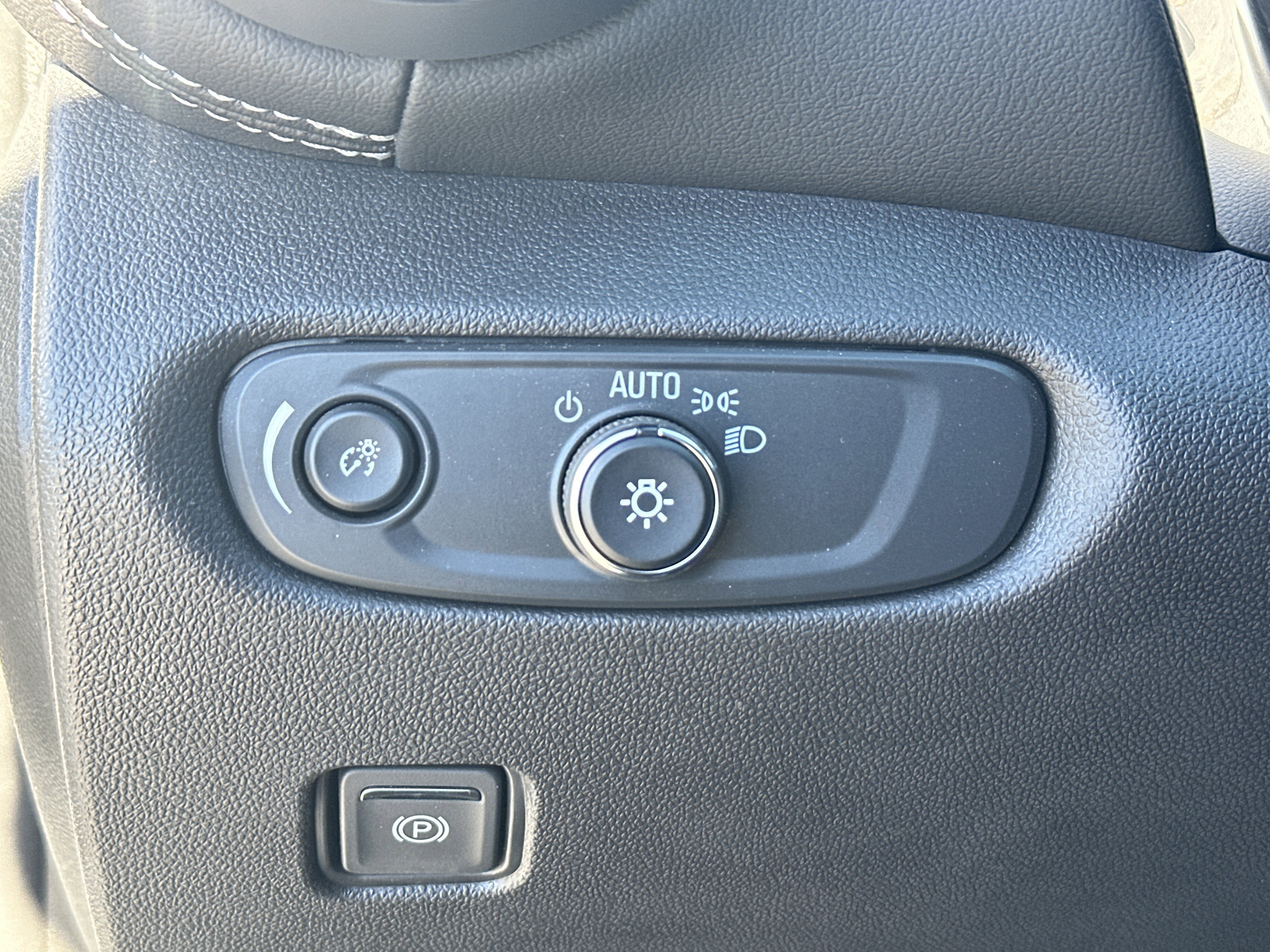 Certified 2024 Chevrolet Blazer LT w/ Convenience Package image 25