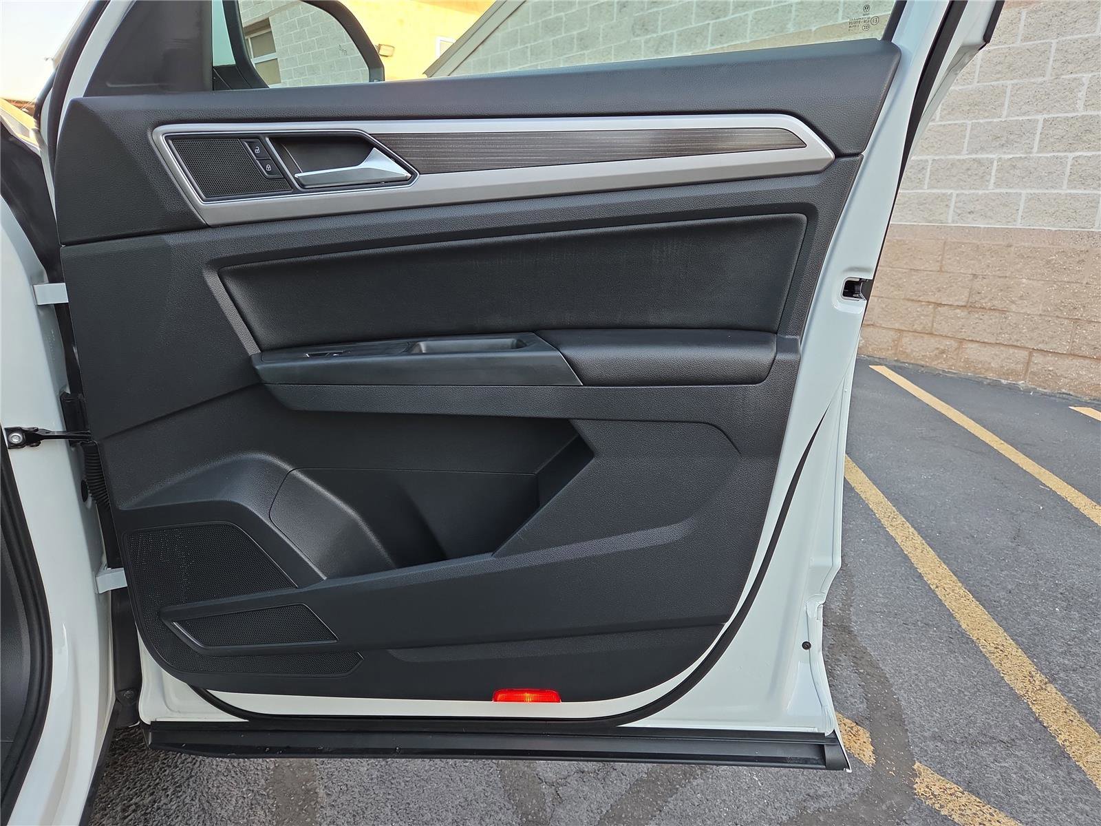 Used 2019 Volkswagen Atlas SEL R-Line AWD/4WD image 27