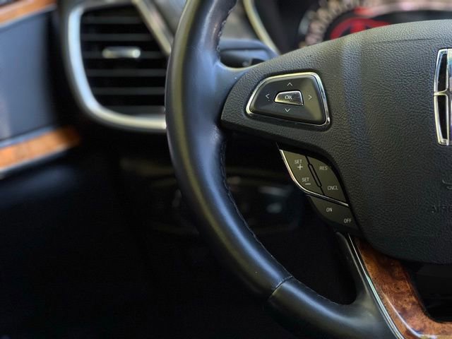 Used 2016 Lincoln MKX Reserve w/ Technology Package FWD image 32