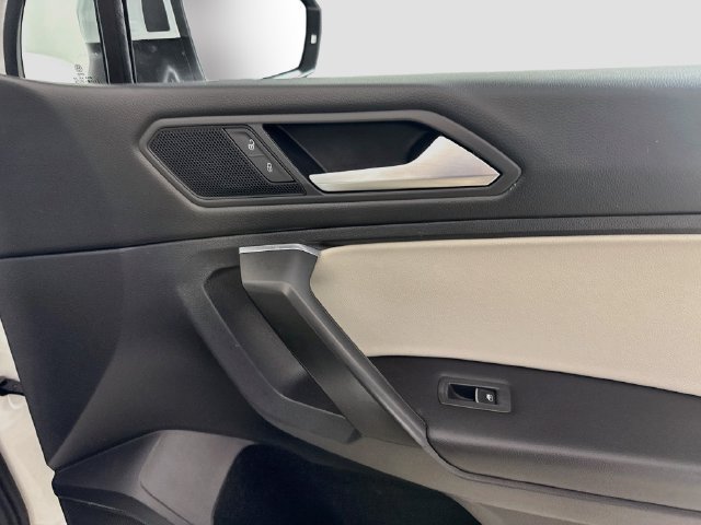 Used 2021 Volkswagen Tiguan SEL FWD image 30