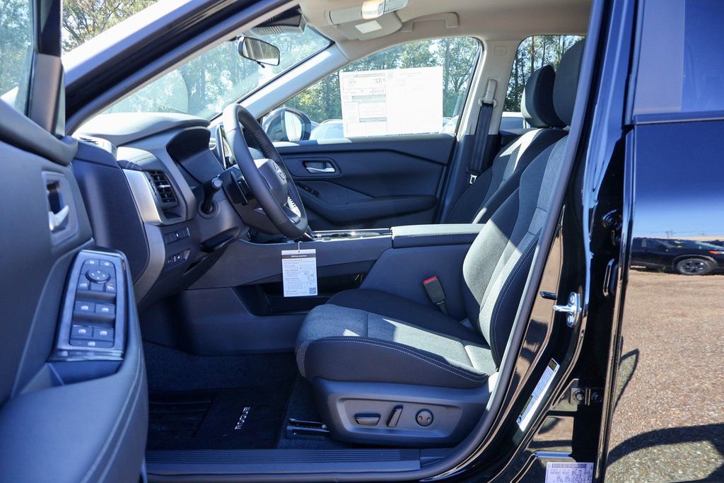 New 2026 Nissan Rogue SV image 7