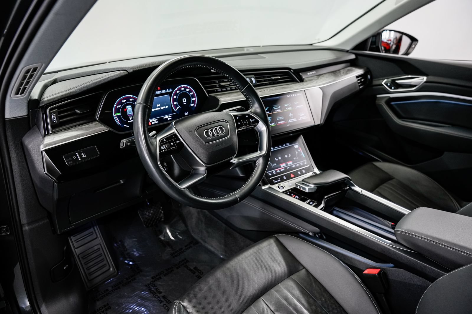 Used 2021 Audi e-tron Premium Plus w/ Premium Plus Package AWD/4WD image 19