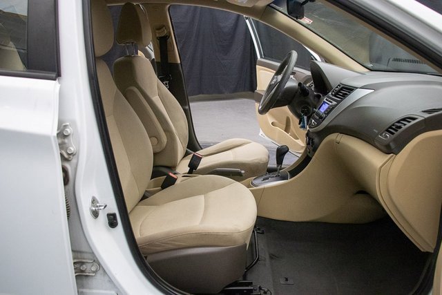 Used 2014 Hyundai Accent GLS image 15
