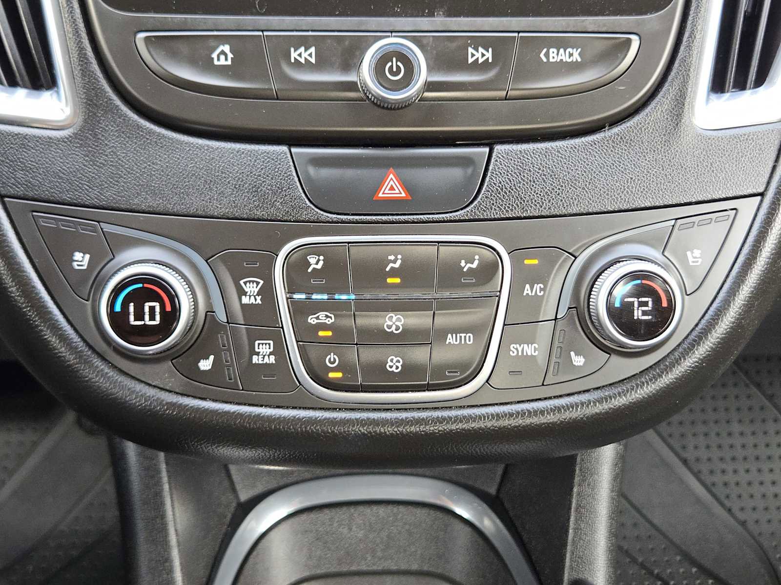 Used 2018 Chevrolet Malibu Premier w/ Premier Sun and Wheel Package image 19