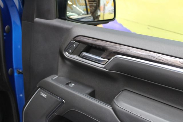 Used 2022 Chevrolet Silverado 1500 LTZ w/ Z71 Off-Road Package AWD/4WD image 11