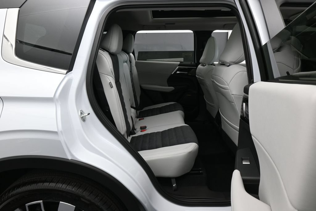 New 2026 Mitsubishi Outlander SE FWD image 38
