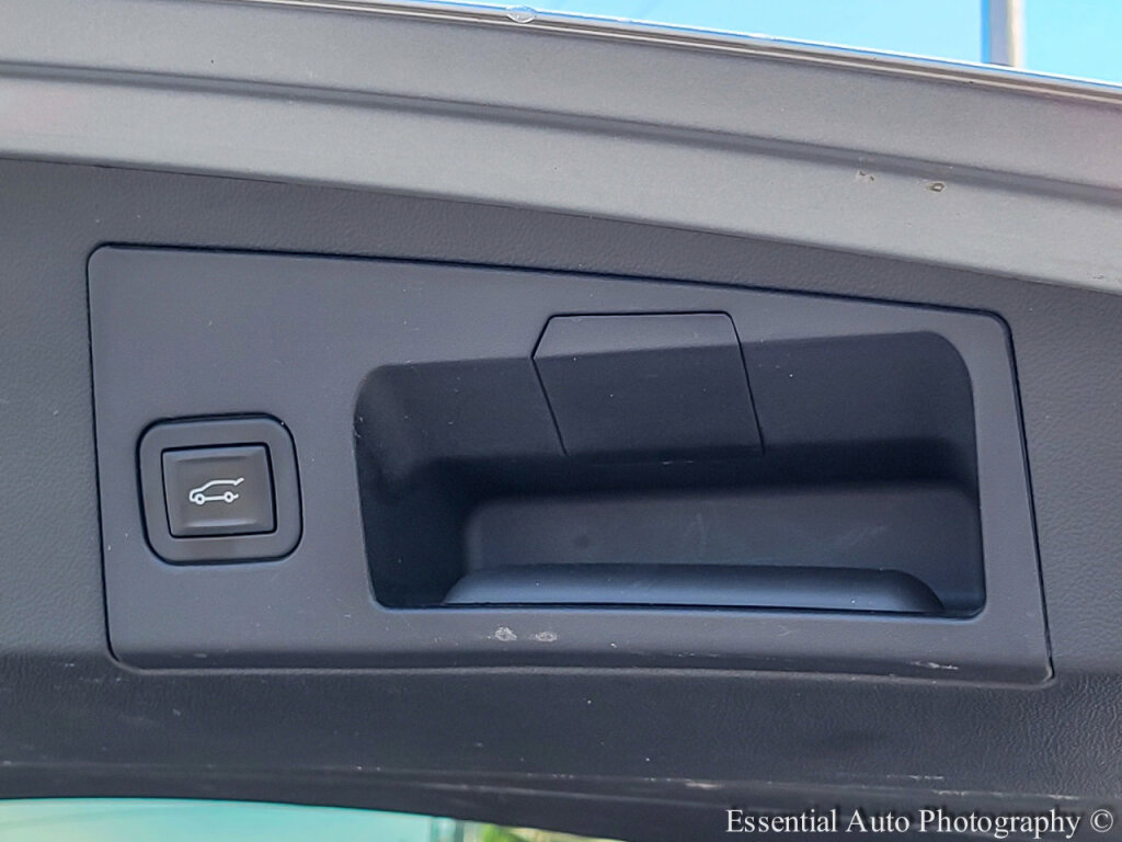 Used 2017 Cadillac XT5 Premium Luxury image 30