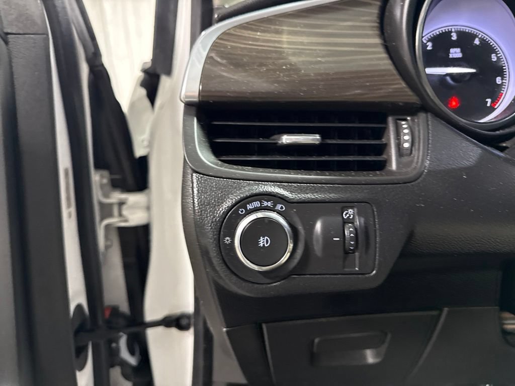 Used 2019 Buick Envision Essence w/ LPO, Road Trip Package FWD image 24